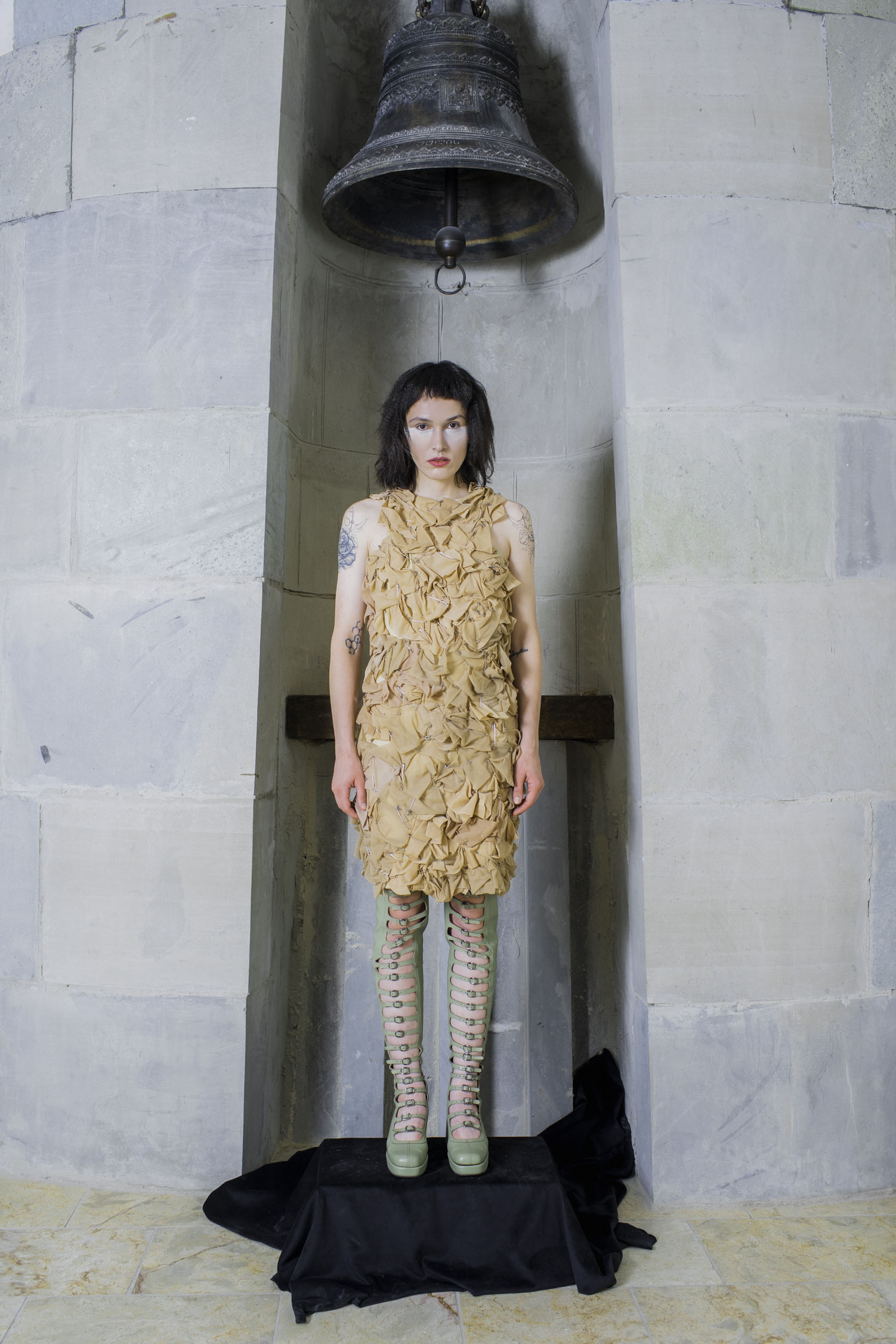 Look 3