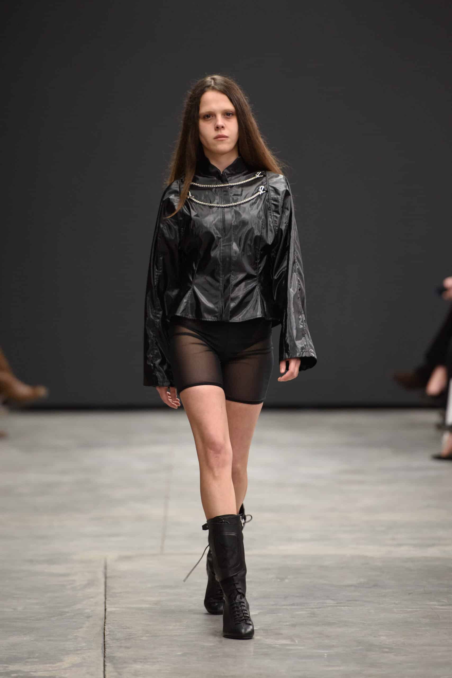 Mirror/Darkly 20